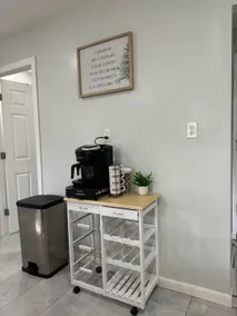 Entire 3 BR apartment in Winslow - Image 4