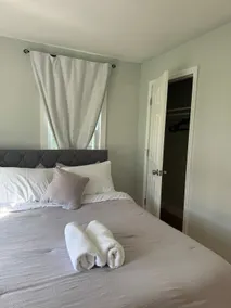 Entire 3 BR apartment in Winslow - Image 3