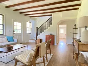 Historic cottage with stunning mountain views - Image 3
