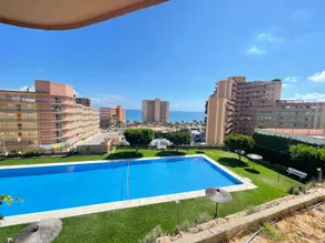 Spacious apartment with a terrace right on the beach - Image 4