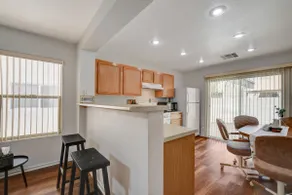 Bright & Clean Las Vegas House - Image 5