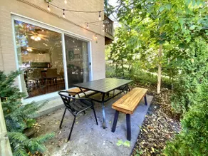 Rare Find 3 Bdr 1 Mile From Downtown w/ Parking - Image 5