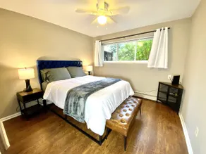 Rare Find 3 Bdr 1 Mile From Downtown w/ Parking - Image 2