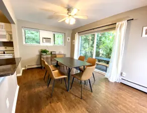 Rare Find 3 Bdr 1 Mile From Downtown w/ Parking - Image 4
