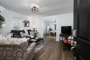 Quaint and Cozy 2 Bedroom Country Cottage Retreat - Image 5