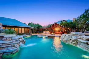 Grit&Grace Ranch - Private Resort Style Pool & Spa - Image 4