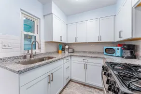 Downtown SRQ *Laurel Park * 2 bedrooms * 75” TV - Image 2