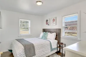 Comfy Home w Access to Major Roads/Hwys, Huge Yard - Image 4