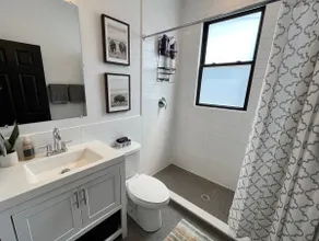 Peaceful Modern Full House in Trendy Bridgeport - Image 5