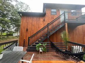 Private 2 Bdrm Shop Apt - Pets & Large Deck - Image 3