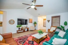 Beautiful Bohemian Home, Minutes from Everywhere - Image 3