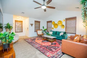 Beautiful Bohemian Home, Minutes from Everywhere - Image 2
