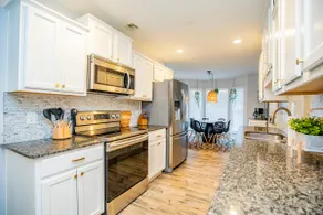 Beautiful Bohemian Home, Minutes from Everywhere - Image 5