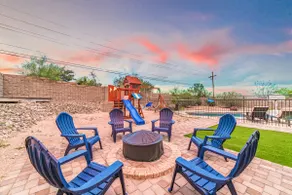 Game Room Pool & Firepit Wow - Image 2