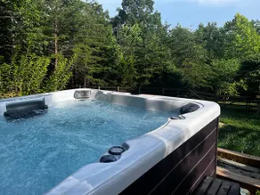 Chateau Solace: Luxury Glass Villa w/ Hot Tub, Sauna, Gym & 10 Acres - Image 5