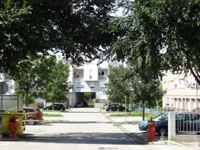 Well-equipped apartment with free parking - Image 2