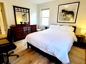 Charming 2 bed/1 bath apt- walk 2 train/store/rest - Image 2