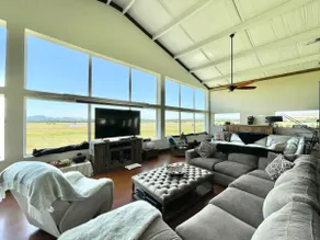 Spacious modern country home with panoramic views - Image 2