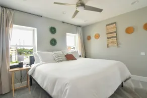 Beautiful Home w/ Rooftop Deck Near Johns Hopkins - Image 5