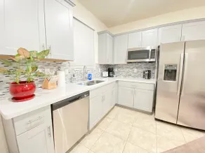 Duplex Home, 1 BR 1 BA, Kitchen, Great Views - Image 4