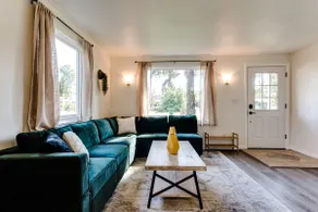 Fir-Grove Retreat-Stylish Home in Tranquil Setting - Image 4