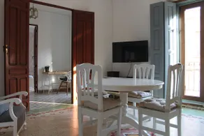 Centenary Mansion. Great charm and centrally located. - Image 4