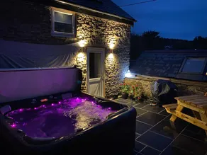 Fig Cottage - Holiday Home - Image 2