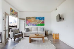The Water Sol | Stylish Austin Treehouse Vibes - Image 5