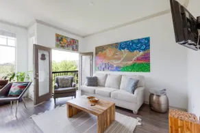 The Water Sol | Stylish Austin Treehouse Vibes - Image 2
