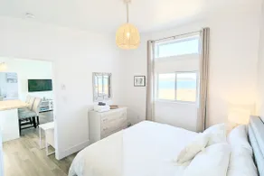 Beach Glass - 2 Bedroom Luxury Oceanfront Cottage - Image 3