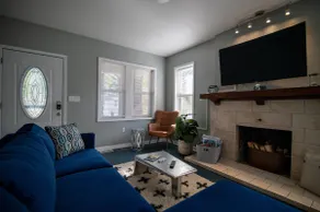The Landing is a Cheerful 3 bedroom 2 bath home! - Image 4