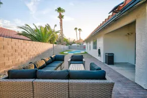King Bed Spa Pool Grill ~15 min to Downtown Vegas - Image 3