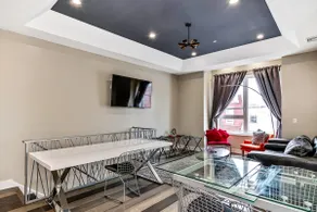 Exquisitely Designed w/Huge Roof Deck - Sleeps 10! - Image 4