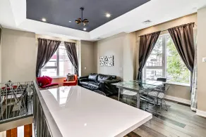 Exquisitely Designed w/Huge Roof Deck - Sleeps 10! - Image 3