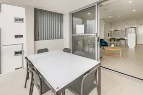 2BR Apt Lakeview Foxtel Balcony Pool Parking - Image 5