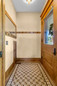 4 Bedroom Historic Charmer Marion Uptown - Image 5