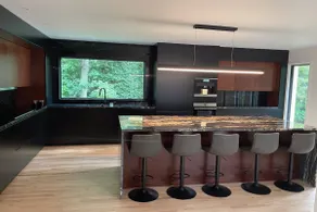 Rivazi Home | Boutique Retreat in Port Jefferson - Image 4