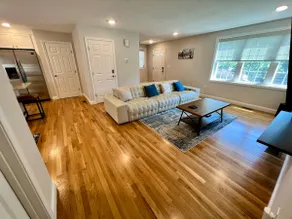 Built 2020 Private Home/4 Beds/2.5 Baths/EV Charge - Image 2
