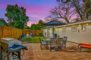 Newly Renovated • Close to Beaches • Firepit - Image 4