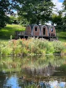 Bankside 7 luxury lakeside treehouse and hot tub - Image 5