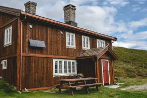Cabin surrounded by amazing nature in Grimsdalen - Image 2