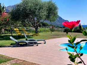 Small villa with a beautiful garden overlooking the sea - Image 5