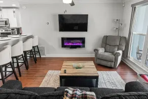 Modern home, 3 bd, 2 ba, Hard Rock Stadium - Image 3