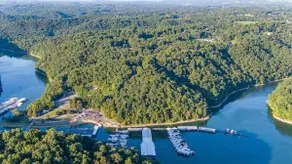 Spacious Retreat on Dale Hollow! Walking distance to Safe Harbor Wisdom Dock. - Image 5