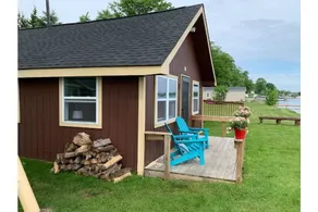 Entire lakefront cottage 12 feet from the water! - Image 2