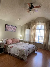 Comfy 3-Bedroom Home in Arlington - Image 3