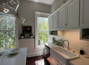 Thoughtfully Restored Victorian, Walk to Downtown - Image 4