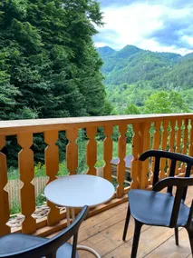 V13 Wild Cabin - Traditional mountain cabin with cosy modern rooms - Image 2