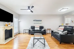 Cozy 2-bedroom w/ amenities 1 King and 2 Queens - Image 2