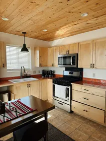 Couples getaway in cozy casita! Taos mountain Views! - Image 4